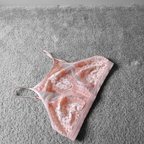VICTORIA'S SECRET BRALETTE - Picture 2 of 4